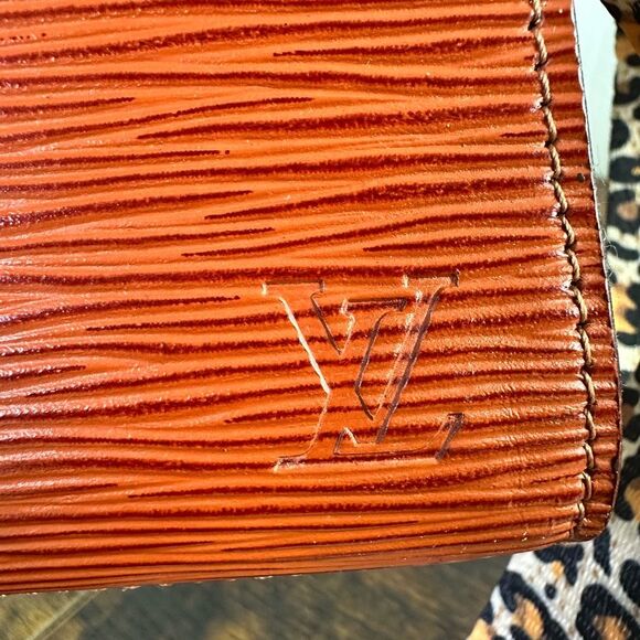 Louis Vuitton Brown Epi Leather Art Deco Clutch Bag - Picture 10 of 16